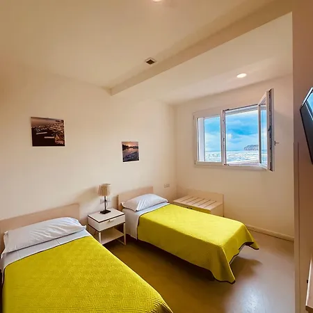 Lido Di 4* Procida